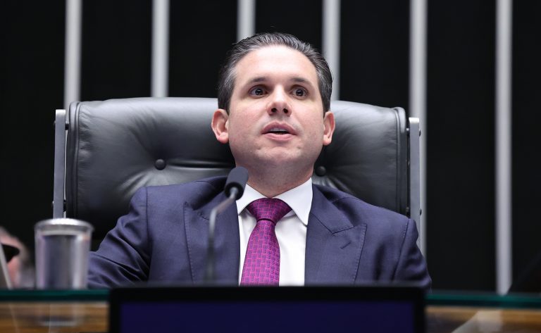 Aprovação da Política Nacional de Minerais Críticos assegura competitividade ao Brasil, diz Motta