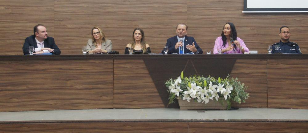 Assembleia Legislativa realiza homenagem a personalidades relevantes em Cacoal