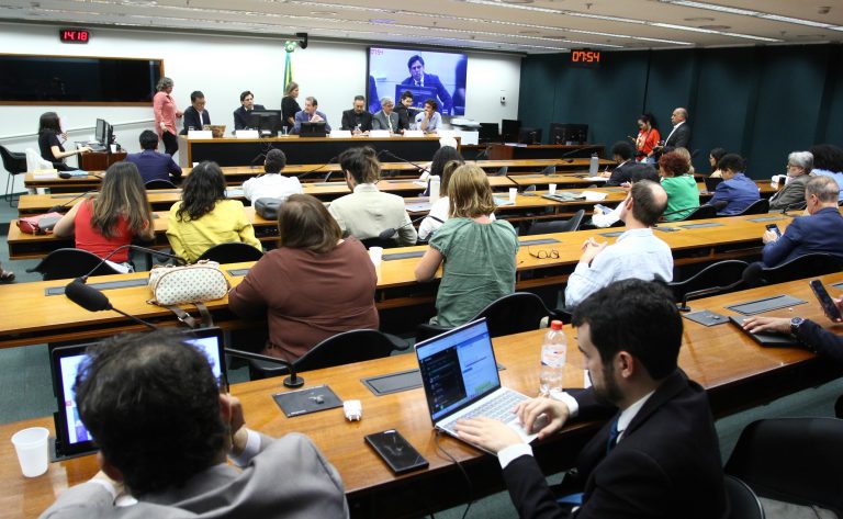 Especialistas defendem proibição total do mercúrio para conter crise ambiental e de saúde na Amazônia