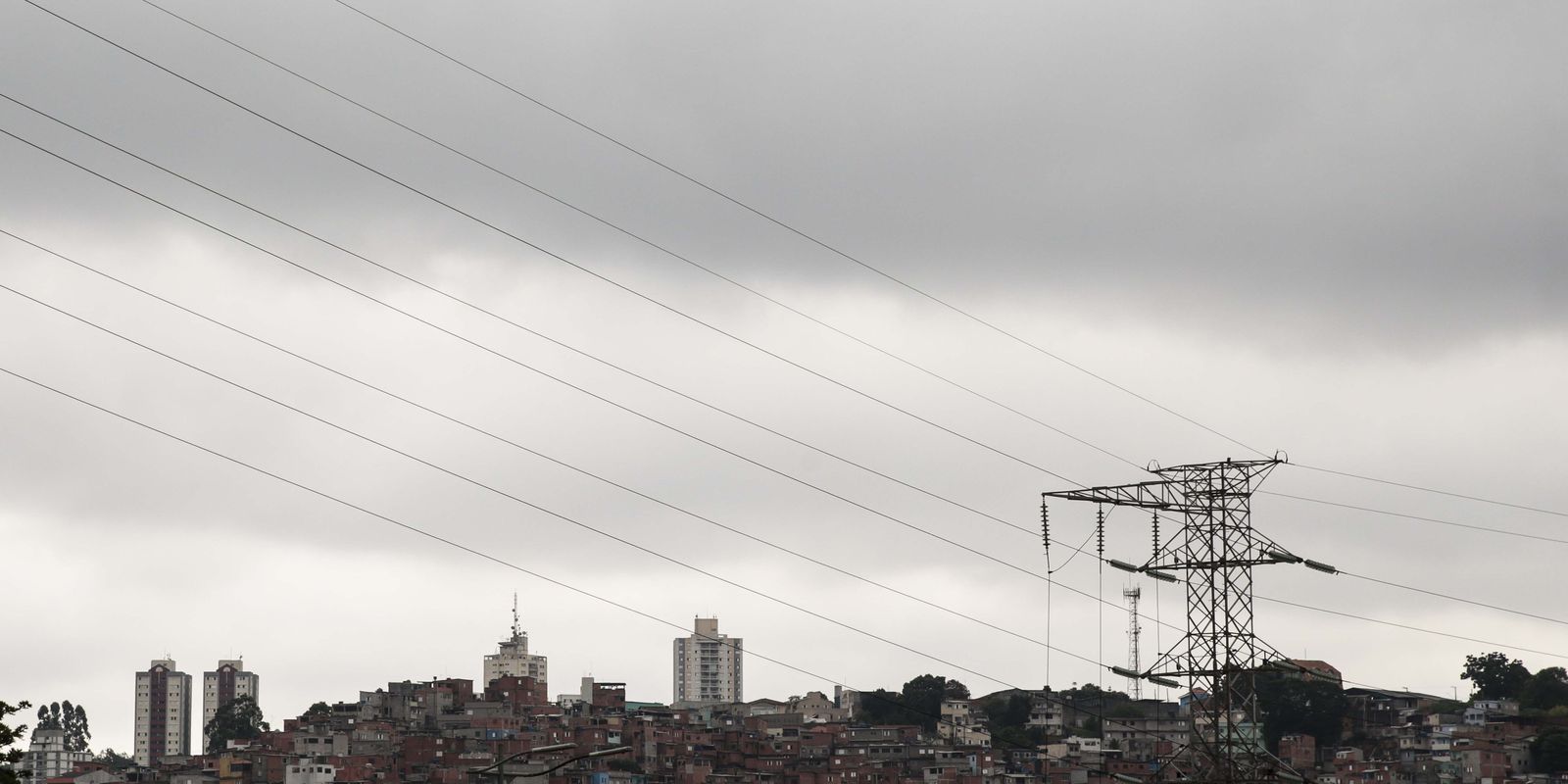Fim de semana será de temporal no Sudeste e chuva intensa no Norte  
