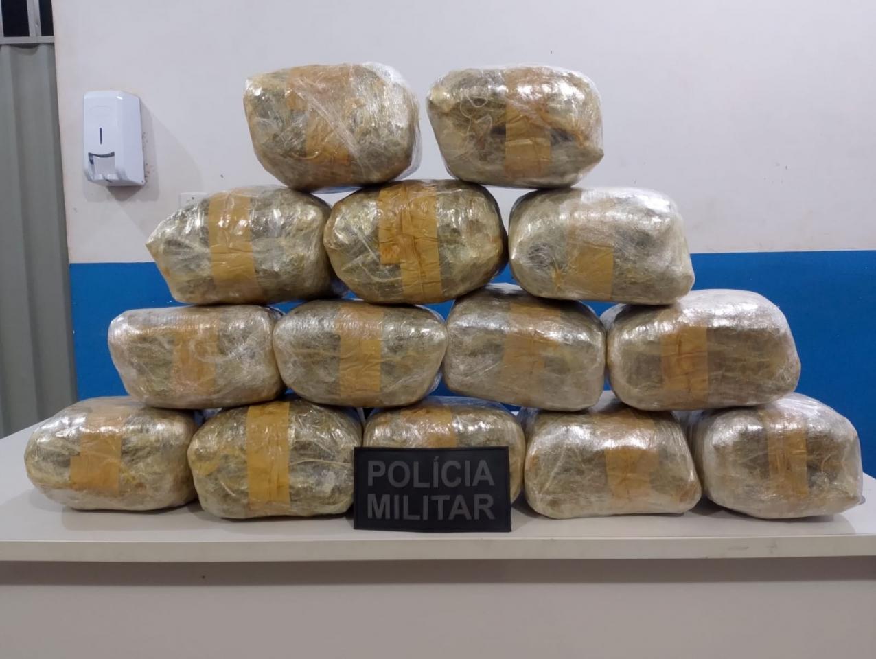 PM apreende 15 quilos de maconha em ônibus interestadual em Vilhena