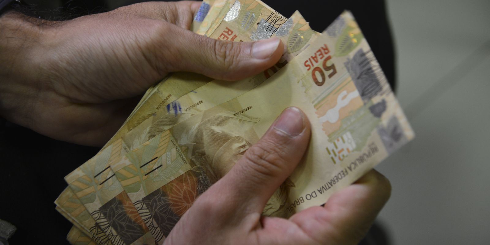 Poupança tem retirada líquida de R$ 476,4 milhões em abril