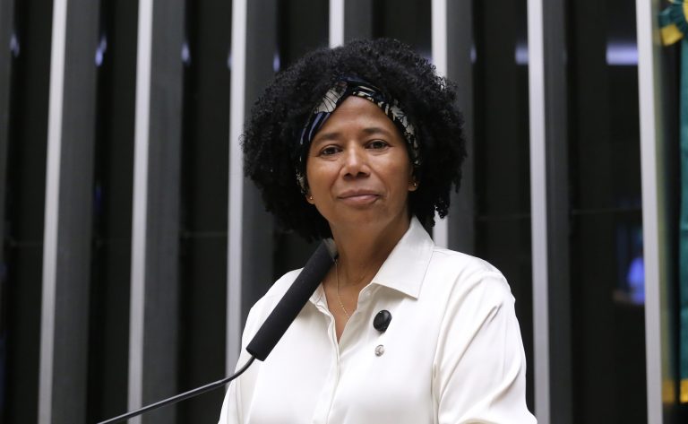 Comissão aprova capacitação de primeiros socorros voltada a alunos com doenças crônicas