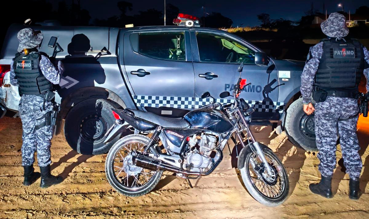 JI-PARANÁ – MOTOCICLETA FURTADA É RECUPERADA PELA POLÍCIA MILITAR EM TERRENO BALDIO