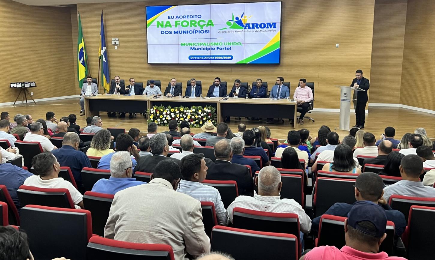 Nova diretoria da Arom toma posse e recebe apoio do deputado Jean Oliveira para o triênio 2026/2029