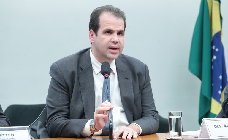 Relator vai apresentar na semana que vem parecer sobre mudanças no Código de Trânsito