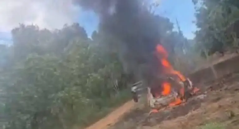 Vídeo: Carro é destruído por incêndio durante confraternização no bairro Teixeirão em Porto Velho