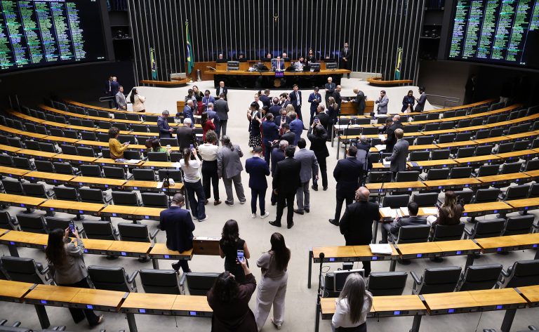Câmara pode votar programa para pessoas com epilepsia e outras propostas nesta quinta-feira