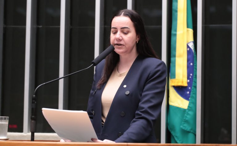 Comissão aprova projeto que incentiva alunos a participarem de trabalho voluntário