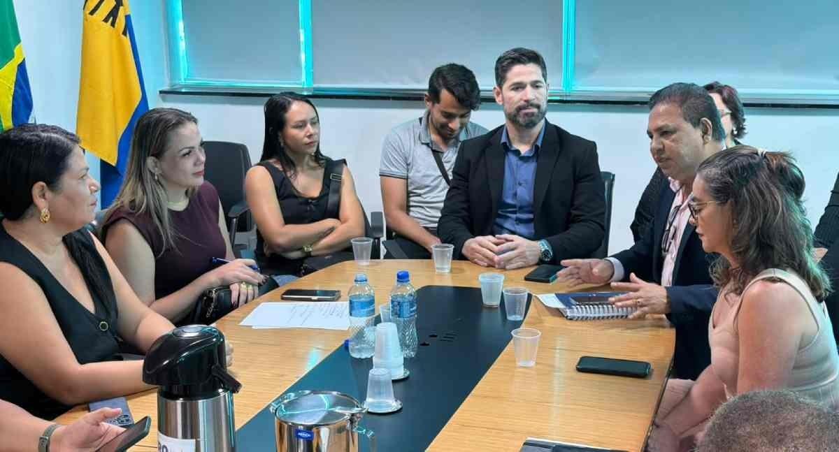 Cláudia de Jesus cobra melhorias para a educação em Rondônia