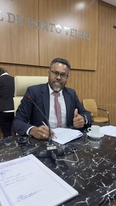 Dr. Santana tem projeto de lei aprovado na Câmara que garante isenção de taxa em concursos públicos para mesários eleitorais