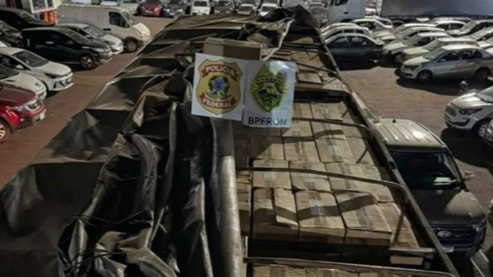 Motorista é preso com 35 mil pacotes de cigarros contrabandeados