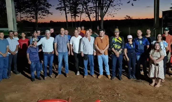 Cláudia de Jesus participa da entrega de R$ 328 mil em implementos agrícolas para a ASPRON em Jaru