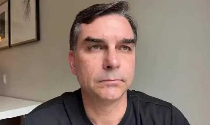 Departamento de Estado dos EUA concede vistos a Flávio Bolsonaro e família