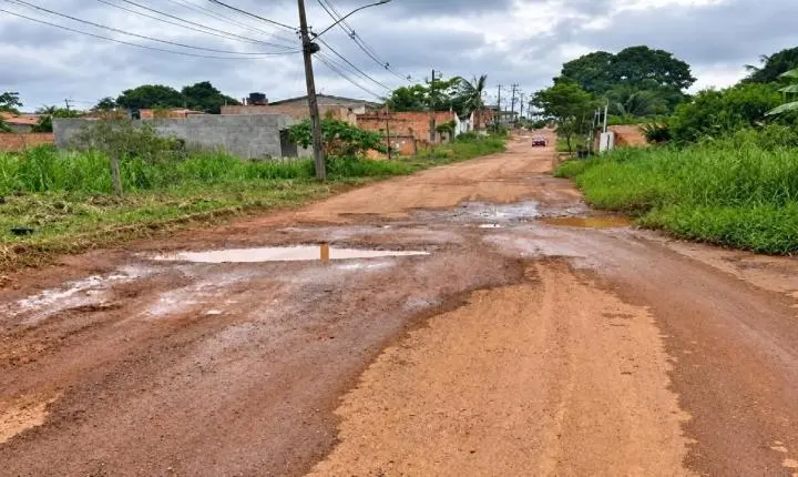 Dr. Macário solicita recuperação asfáltica da Rua Eustáquio Silvestre, no Nova Esperança