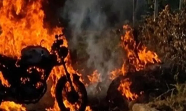 Em Ji-Paraná homem é conduzido a UNISP depois de incendiar motocicleta do cunhado
