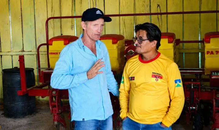 Equipamentos garantidos por Ezequiel Neiva fortalecem produção rural em Campo Novo de Rondônia