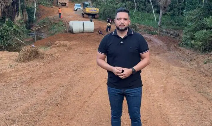 MELHORIAS – Vereador Fernando Silva acompanha início de obras de drenagem no bairro Nacional