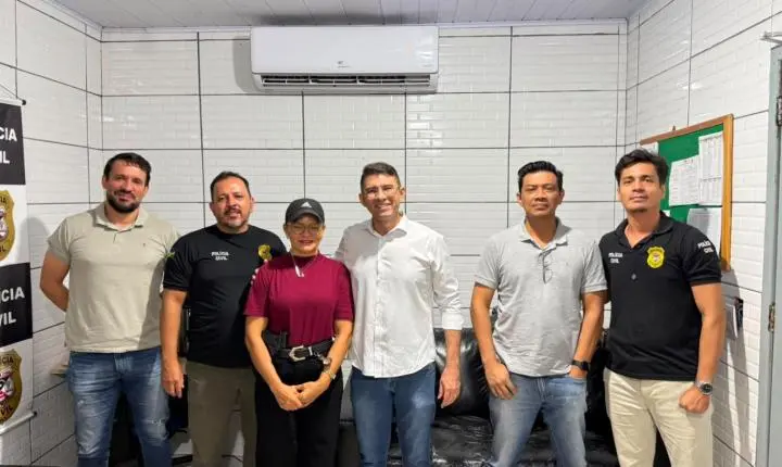 Pedro Geovar realiza visita institucional à DEFLAG e acompanha demandas da Polícia Civil