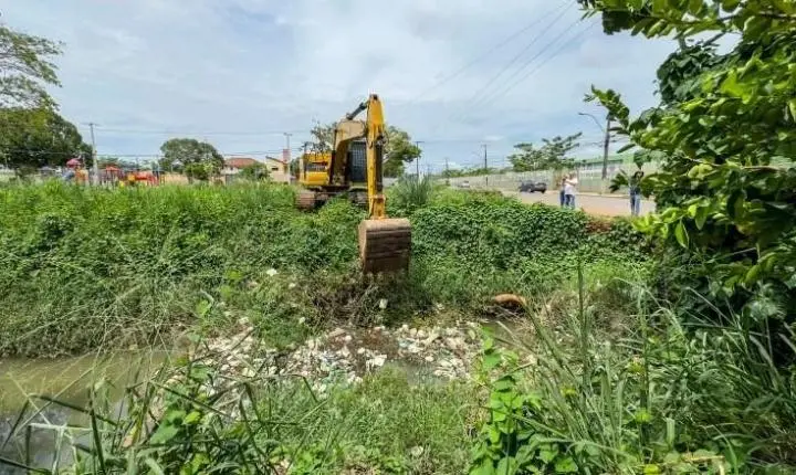 Prefeitura alerta para descarte irregular de lixo com a chegada do período chuvoso